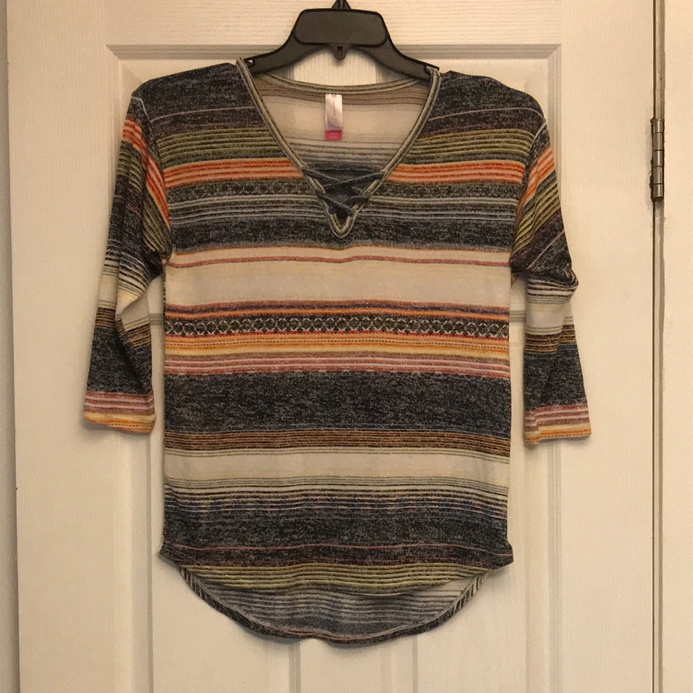 No Boundaries 3/4 sleeve striped top size small juniors (3-5)